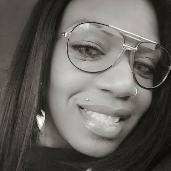 Meet your Posher, Giselle - Picture 2 of 2